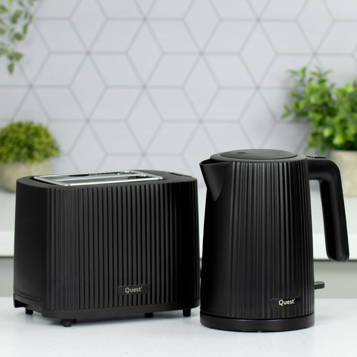 1.5L Kettle and Toaster Set - Black Grooved Design